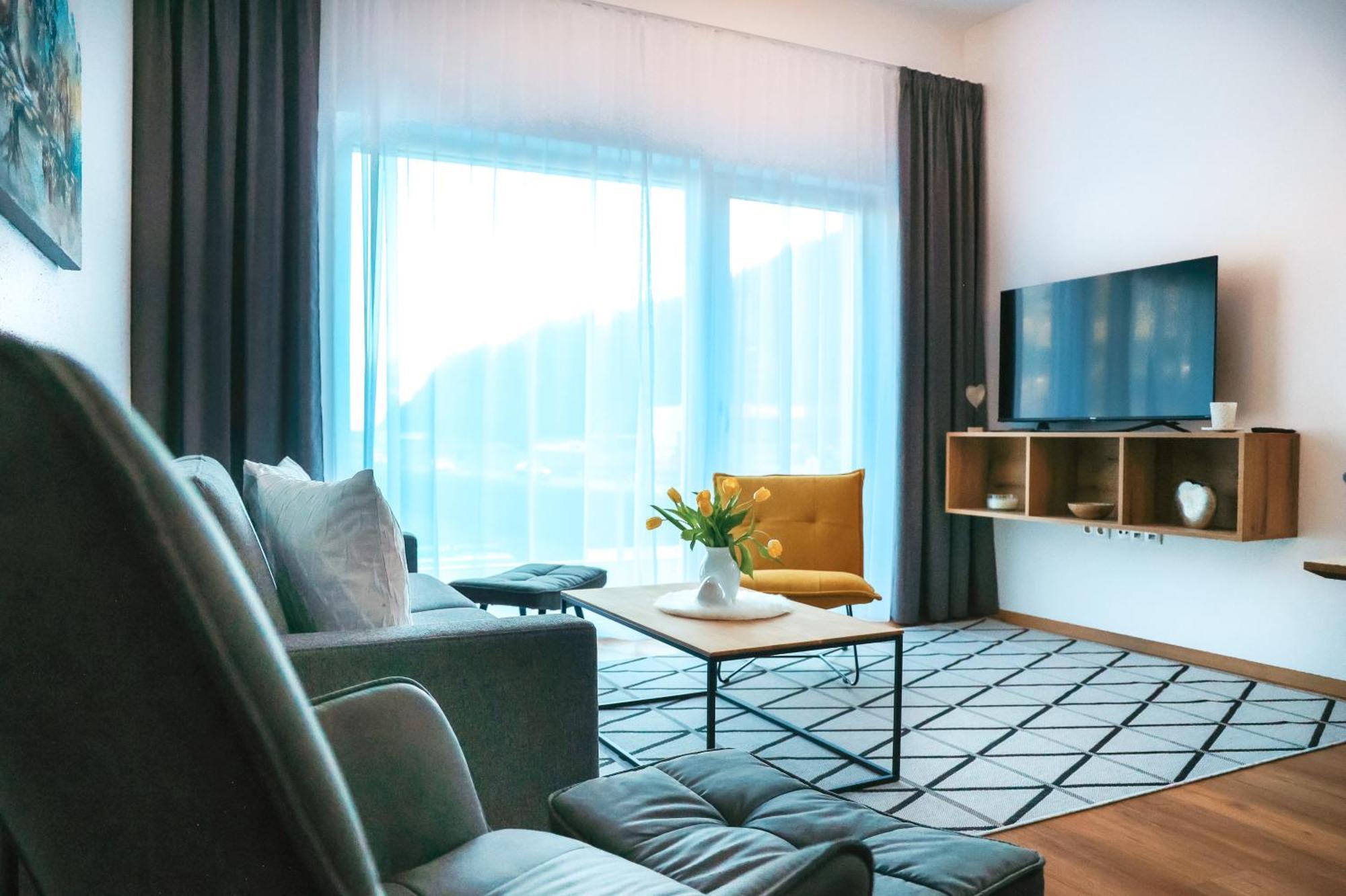 Alpenluxus Presents - Marias Zillertalblick With Roof Terrace, 3 Bedrooms & Parking Space Schlitters Exteriör bild